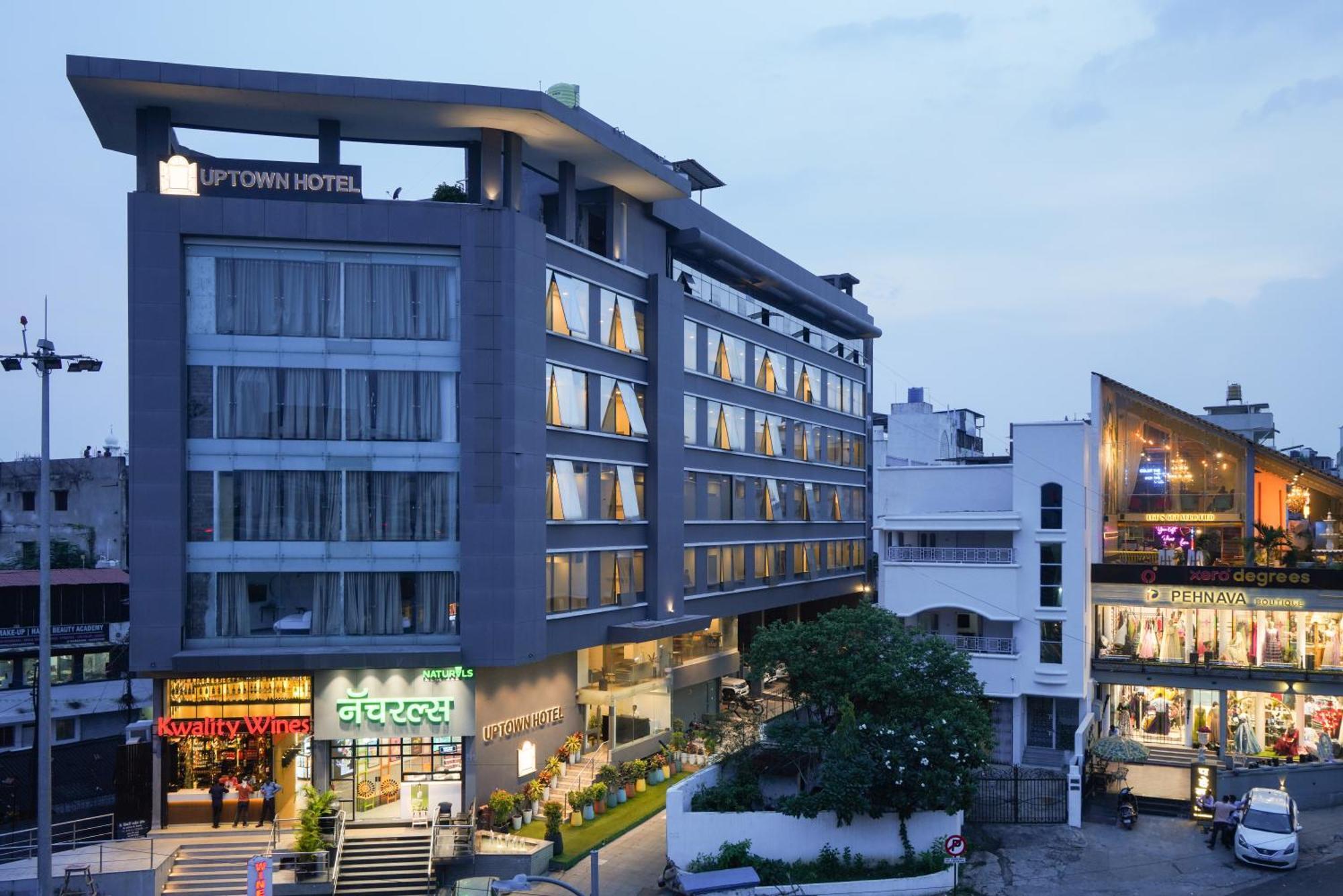Uptown Hotel Nagpur Exterior foto